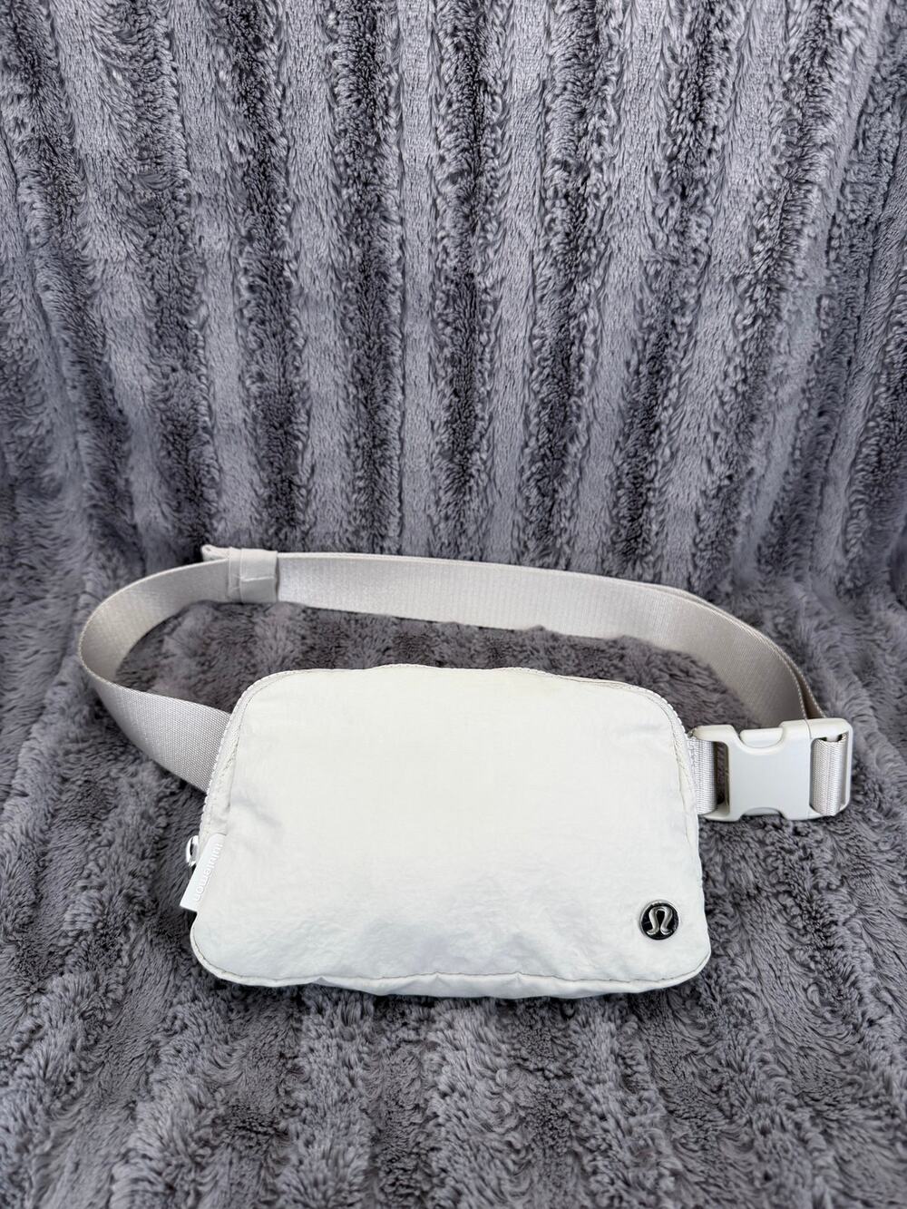 lululemon Everywhere Belt Bag 1L Ivory Waist Pack Crossbody